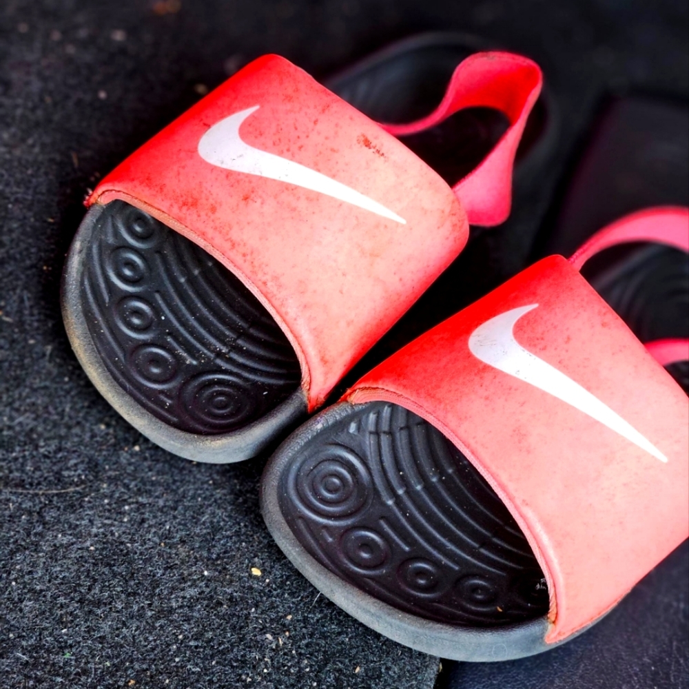 Toddler nike slides